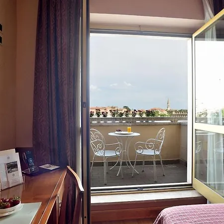 Sangallo Palace 4*