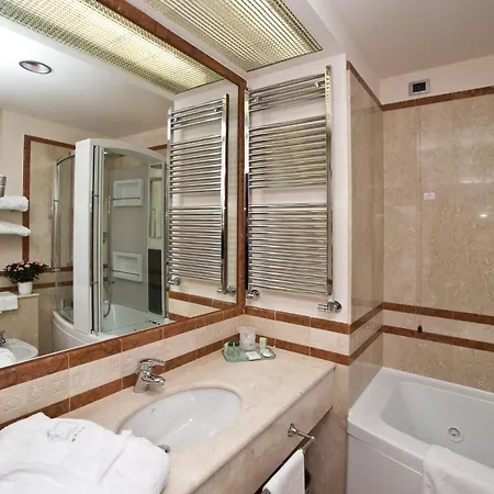 Sangallo Palace 4*