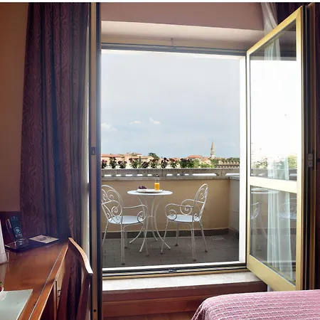 Hotel Sangallo Palace