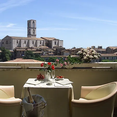 Sangallo Palace Hotel Pérouse