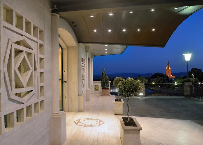 Sangallo Palace 4* بيرودجا